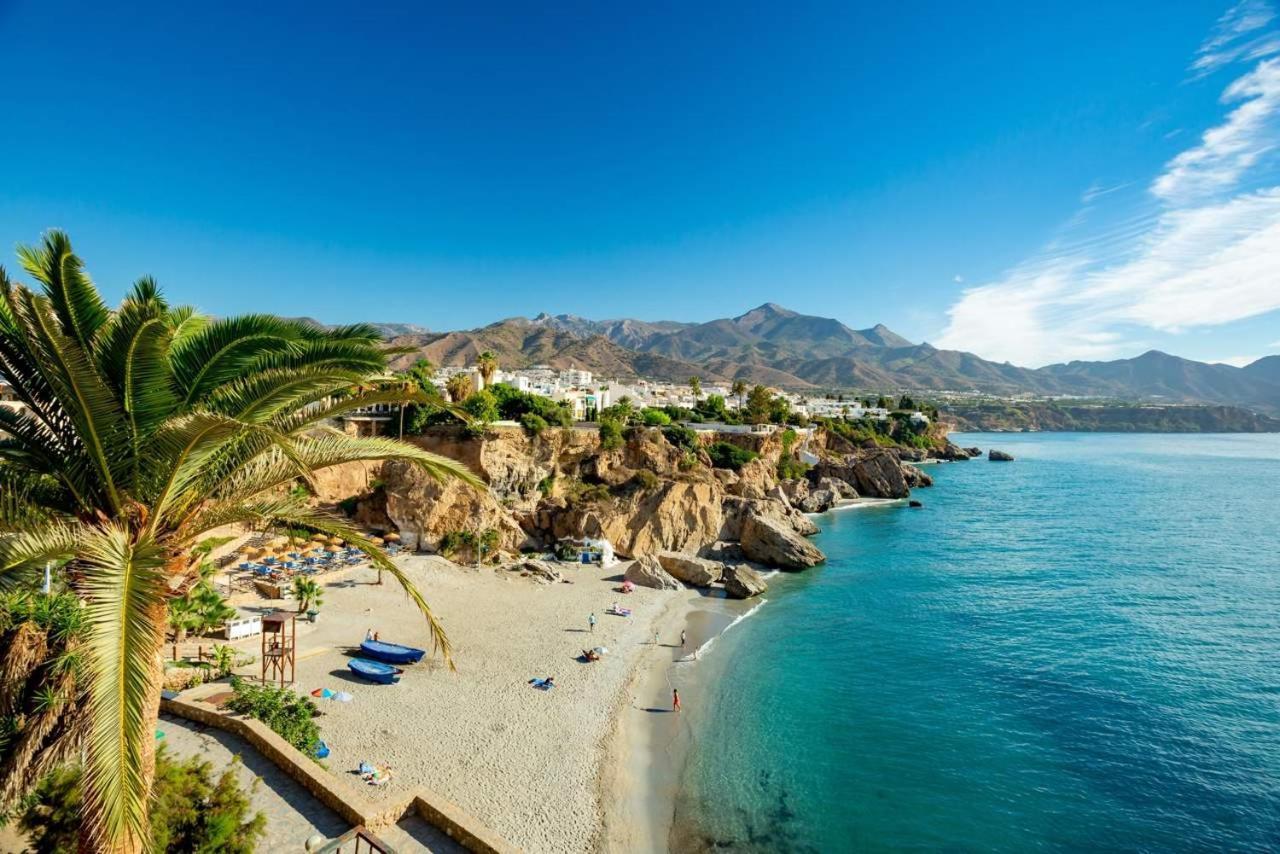 Bonito Piso A 300M De La Playa Nerja Appartement Buitenkant foto